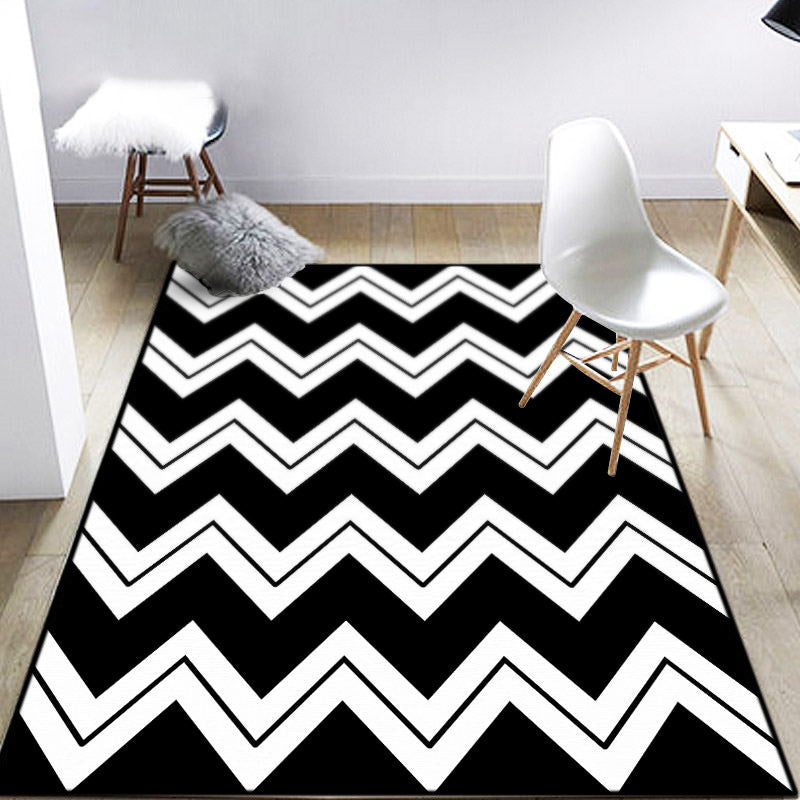 Zwart-wit nieuw tapijten Polyester Chevron Patroon Tapijt Wasbaar Non-Slip Achterstapijt voor woonkamer