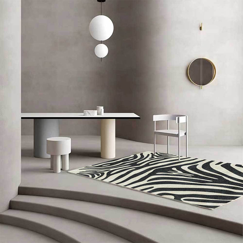 Contemporary Zebra Stripe Pattern Rug Black and White Polyester Rug Machine Washable Non-Slip Area Rug for Bedroom