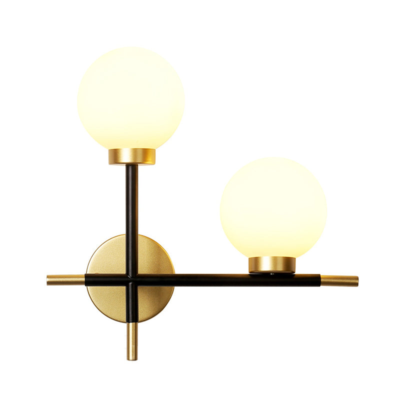 2-Bulb Milky Glass Sconce Lightture Modern Black Double Globe Salon Lampe murale avec conception de croix