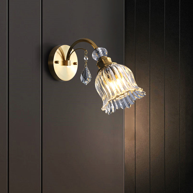 Magazijnbloemwandwandlicht 1-bulb helder geribbelde glazen wand gemonteerd lamp met kristallen druppel decor in messing
