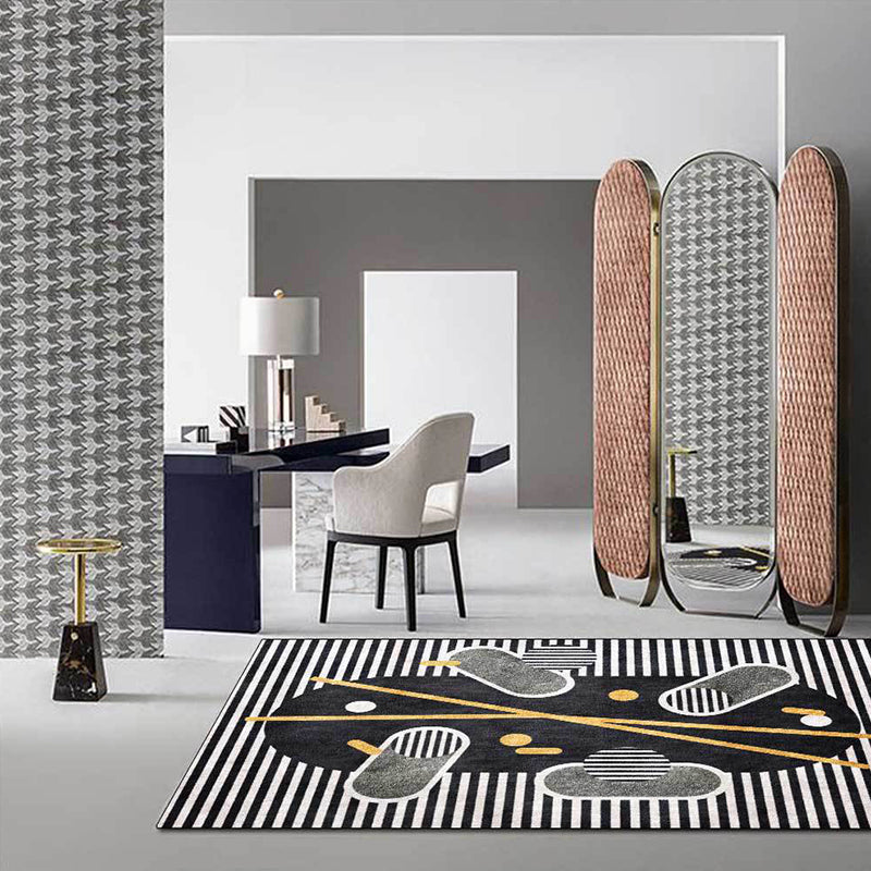 Novelty Striped Pattern Rug Black and White Polyester Rug Machine Washable Non-Slip Area Rug for Bedroom