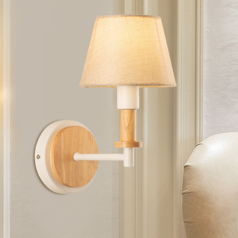 Luz de montaje de pared de tela cónica Nordic 1 bomba lámpara de pared negra/blanca con brazo en ángulo recto en blanco/luz beige