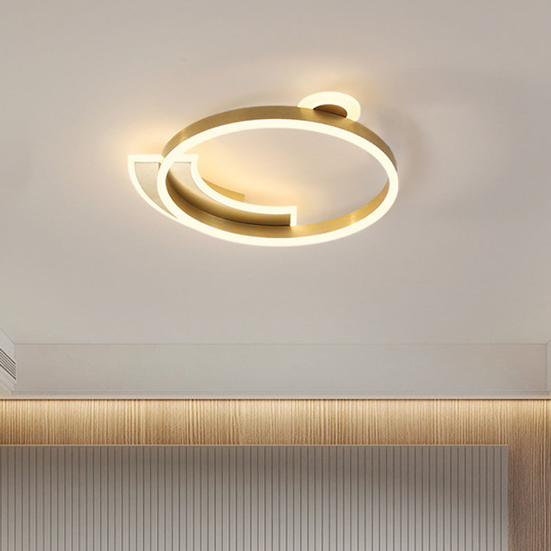 18"/26" Width Halo Ring Dining Hall Flushmount Lighting Metal Modern LED Flush Ceiling Lamp in Gold
