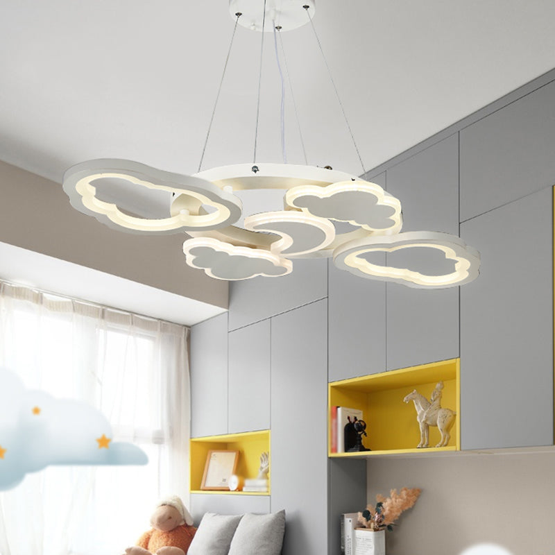 Moon and Cloud Bedroom Chandelier Lampe acrylique LED Cartoon Hanging Light Kit en blanc