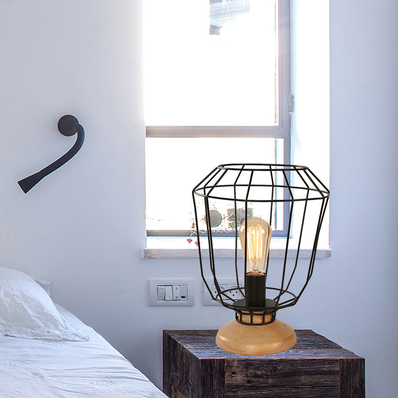 1 lampe de table de bulbe industrielle élégante poire / barillet ombre en métal et lampe à tâche en bois avec garde de fil en noir pour chambre à coucher