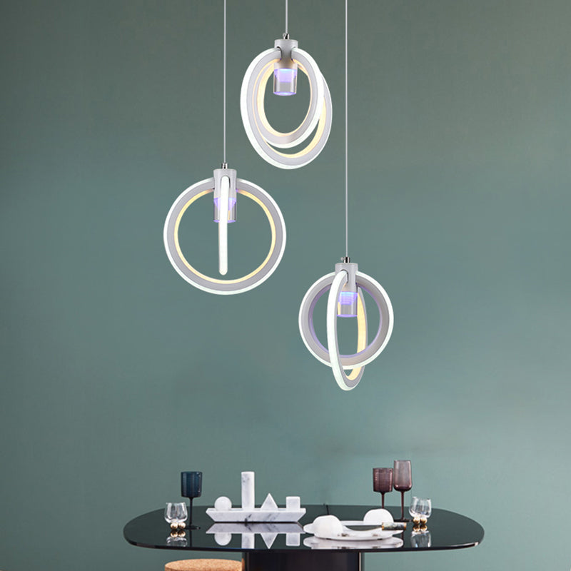 Costilla acrílica de órbita simple Coste de 3 luces Luz de techo colgante para sala de estar para sala de estar