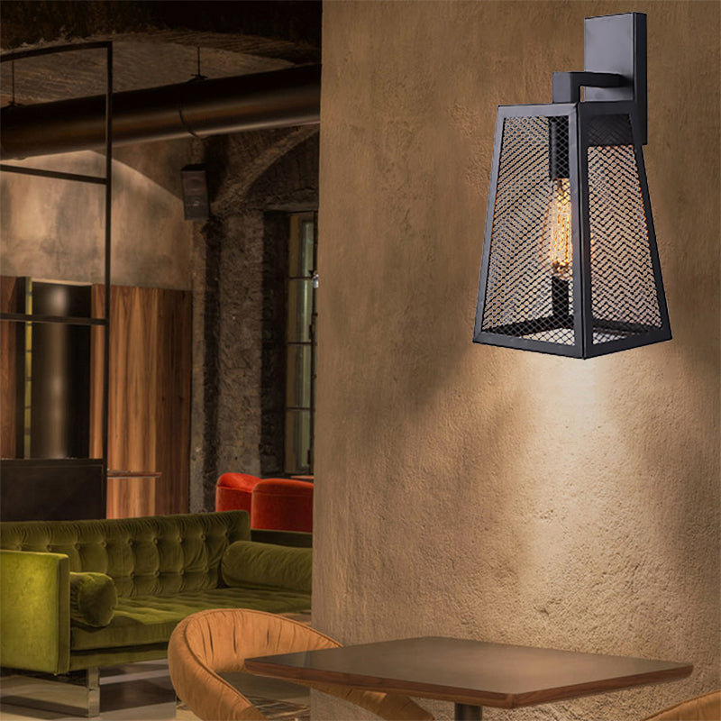 Schwarzes Mesh Käfigleuchte Lampe mit Trapez Schatten Bauernhaus Stil Metal 1 Leichte Innenwandleuchte