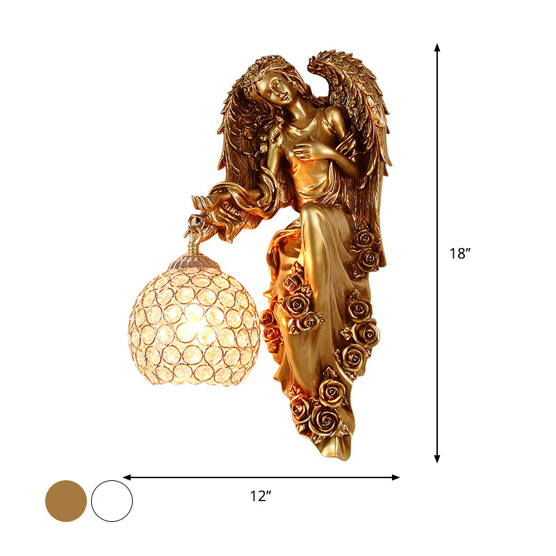 Facettierte Kristall-Global-Wandleuchte im Vintage-Stil, 1 Kopf, Esszimmer-Wandbeleuchtungsidee mit Engel-Harz-Dekor in Weiß/Dunkelgold, links/rechts