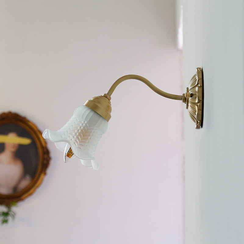 Lampada a parete floreale a singola luce anticato in ottone in ottone PRISMATIC Glass Wall Freet