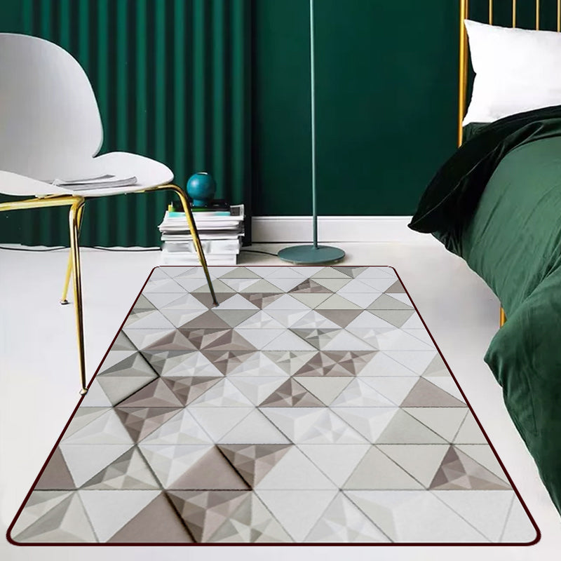 Modern Living Room Rug in Grey Geometric Triangle Print Rug Polyester Machine Washable Area Rug