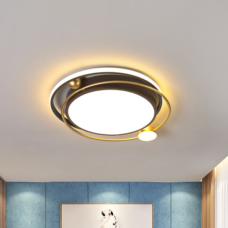 Metallic Circular Flush Light Fixture Minimalist LED Flush Mount Lighting in Black-Gold