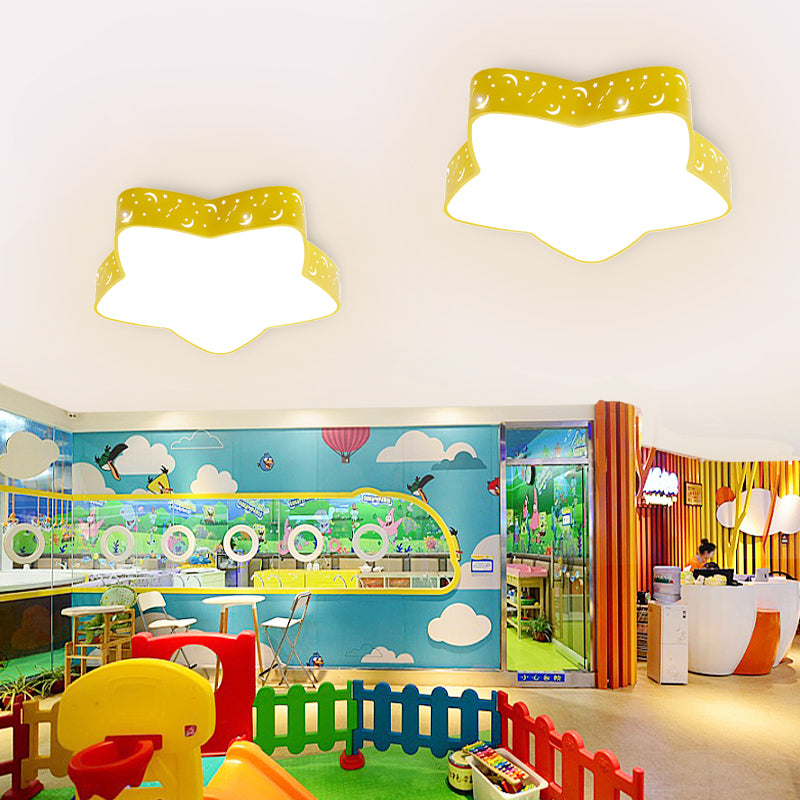 Luz de techo de color caramelo de estilo nórdico, luz de montaje empotrado de metal con estrella grabada para adolescentes