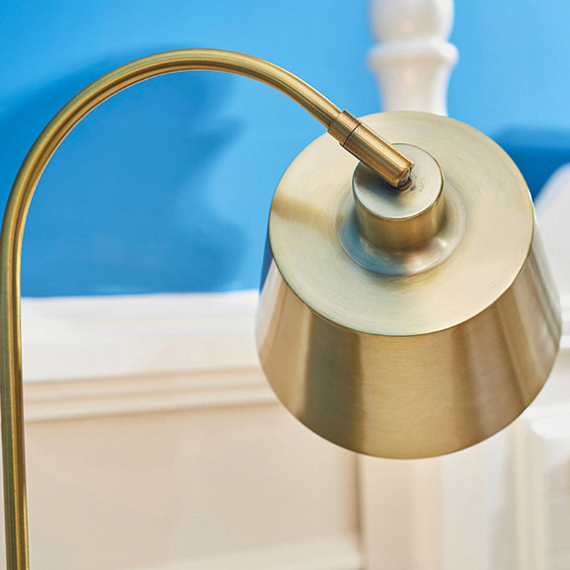 Gold Tapered Shade Tischlampe Moderner Stil 1-Kopf-Metallic Stehpreis mit Marmorbasis