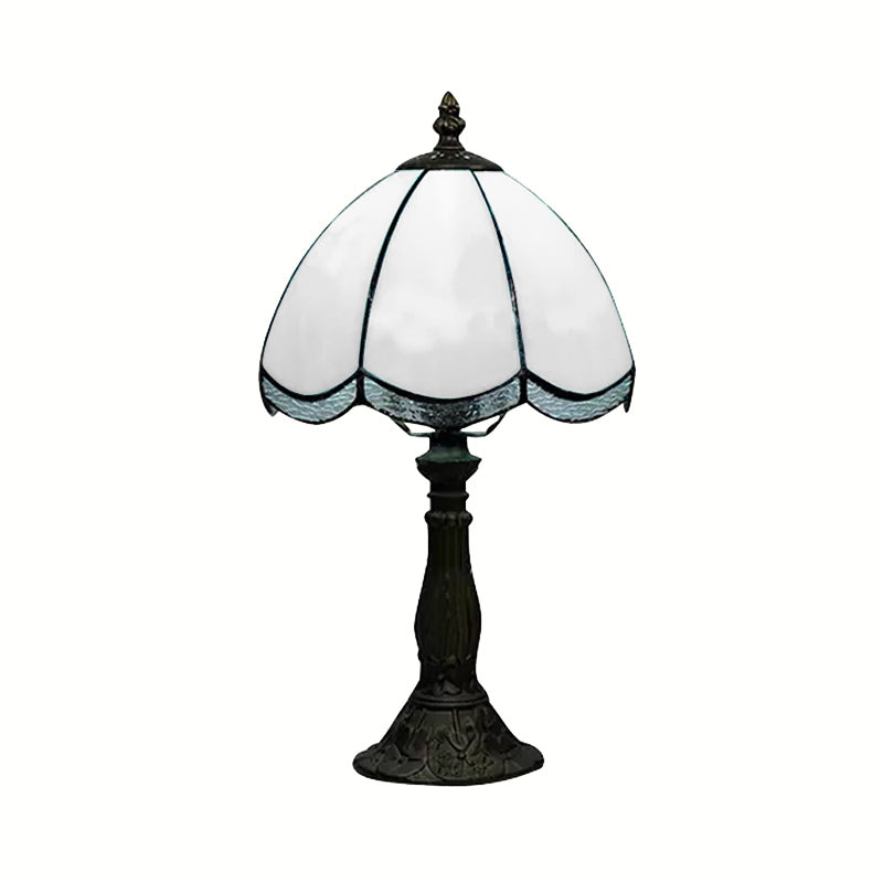 Traditional Scalloped Table Lighting 1 Light Stained Glass Indoor Lighting Fixture in Blue/White