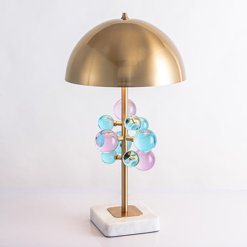 Metallic Dome Desk Light Moderniste 1 tête de chevet de tête avec des boules de cristal colorées déco en or