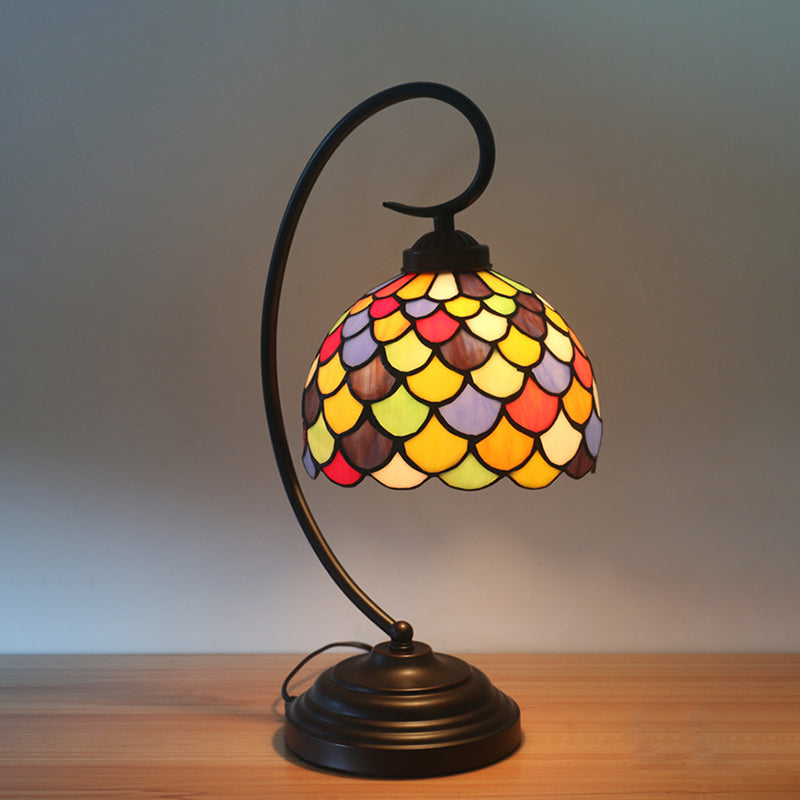 Bronze koepelvormige nachttafel Licht Tiffany 1 licht glas in lood nachtkastje Lamp met visschaalpatroon