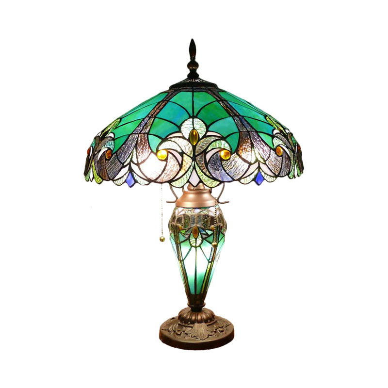 Grüne 3 Lichter Task Lighting Mediterraner Hand geschnittenes Glasschalloped Dome Night Lampe mit Tränenbasis