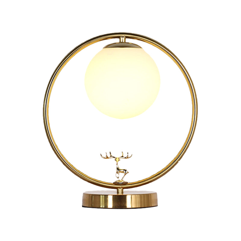 Bola de cama Nightsland Light Glass Opal Glass 1 bomba Lámpara de escritorio de estilo retro con ciervo de metal deco en oro