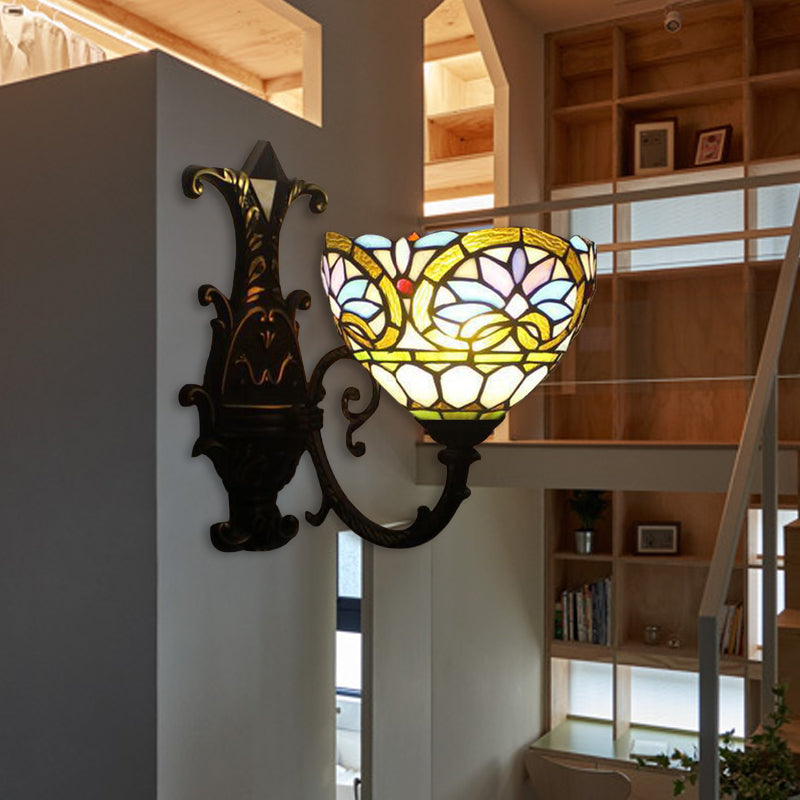 1 Light Domed Wall Sconce Victorian Stained Glass Up/Down Wall Lighting with Curved Arm in Brass