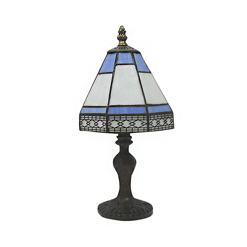Table debout conique beige / bleu Lumière Tiffany Style 1 Hierge Éclairage pour le chevet