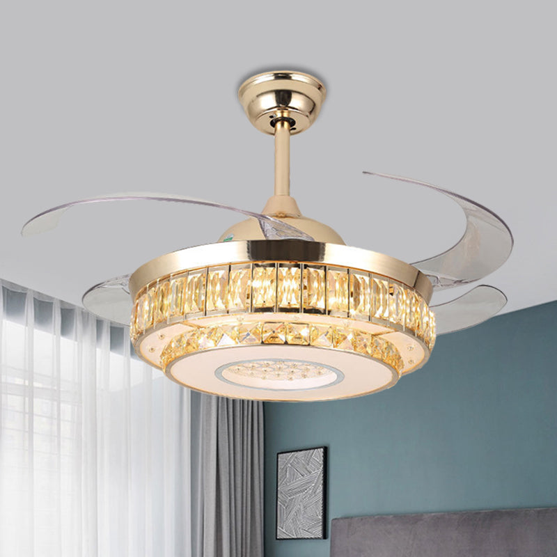 Lampada da ventola del soffitto da parlora da 19 "W Simplicity Gold 4 lame semifulto con tonalità a blocchi di cristallo a 2 livelli