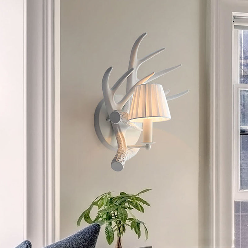 Rustic Style Antlers Wall Lamp Resin Single Bulb Sconce Light in White Finish for Lodge Villa