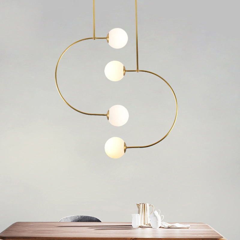 Luz de colgante colgante en forma de metal C con tono de pelota de vidrio de leche Modern 2 luces suspendidas Lámpara en oro