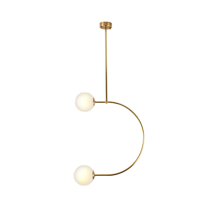 Luz de colgante colgante en forma de metal C con tono de pelota de vidrio de leche Modern 2 luces suspendidas Lámpara en oro