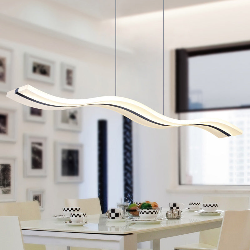 Illuminazione a sospensione acrilica ondulata contemporanea luce a led sull'isola in luce calda/bianca/naturale