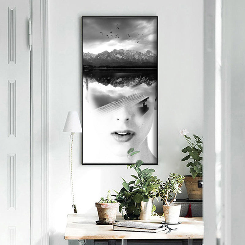 Canvas zachte kleur schilderij hedendaags meisje en Misty Hills scène wanddecoratie, meerdere maten