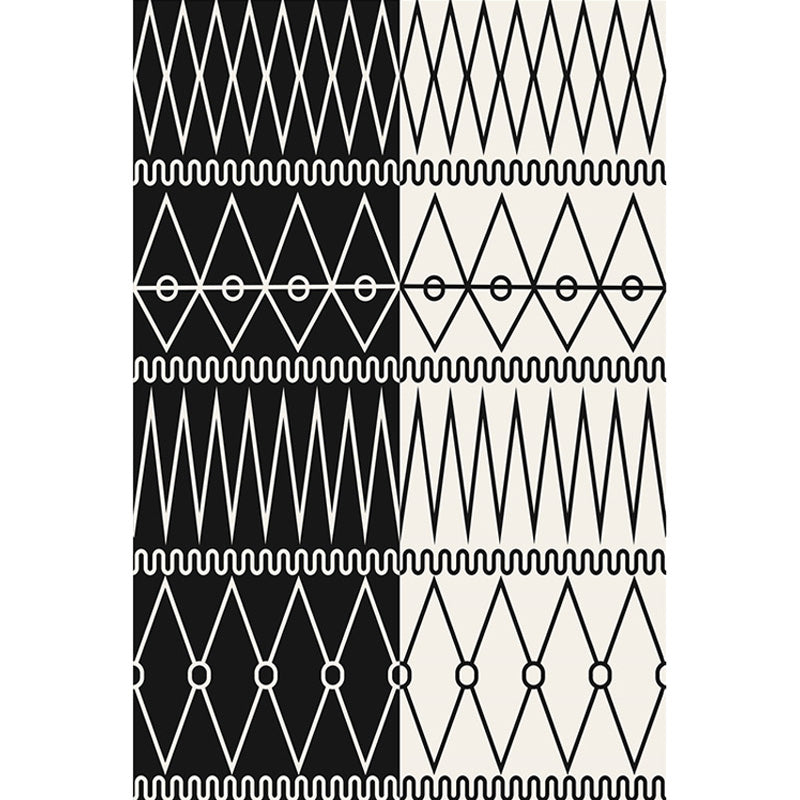 Retro Geometric Pattern Rug Black and White Southwestern Rug Polyester Pet Friendly Non-Slip Backing Washable Area Rug for Living Room