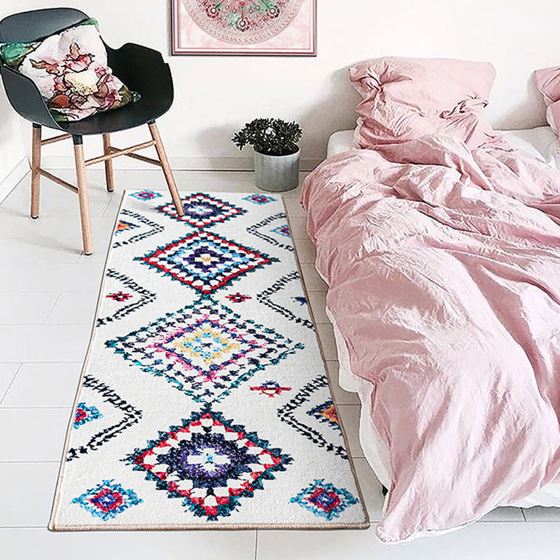 Bohemian Rhombus Pattern Rug White Polyester Rug Machine Washable Non-Slip Backing Area Rug for Bedroom