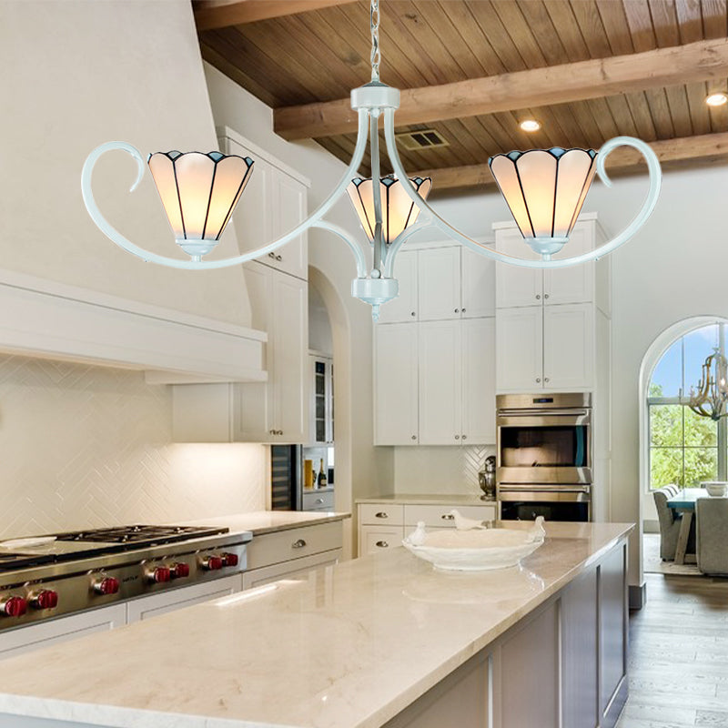 Konischem Kronleuchter Licht mit gebogenem Arm 3 Lichter weißes Glas Tiffany Hängende Deckenleuchte