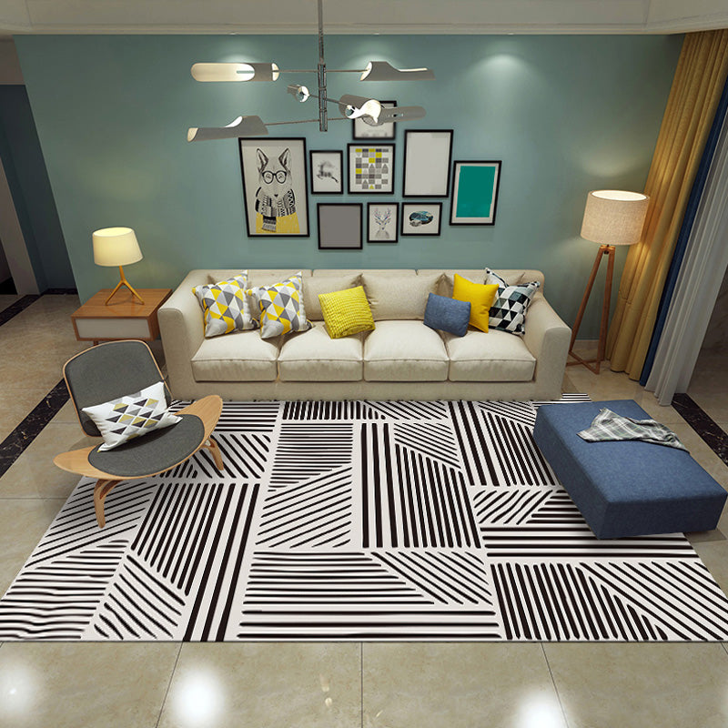 Modernist Striped Pattern Rug Black and White Polyester Rug Non-Slip Backing Washable Pet Friendly Carpet for Bedroom