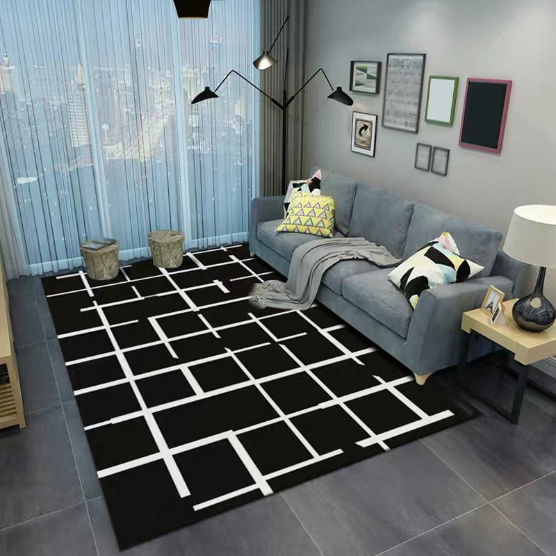 Modernist Checked Pattern Rug Black and White Polyester Rug Non-Slip Backing Washable Pet Friendly Carpet for Bedroom