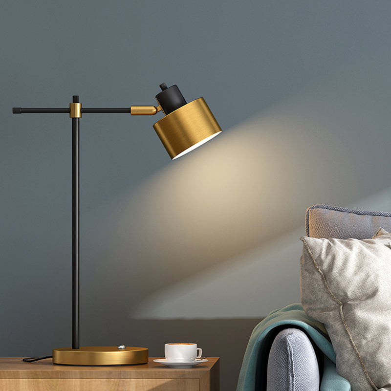 Luce del comodino Drum Metal contemporaneo 1- Lampada da tavolo in ottone leggero con braccio angolare destro per soggiorno