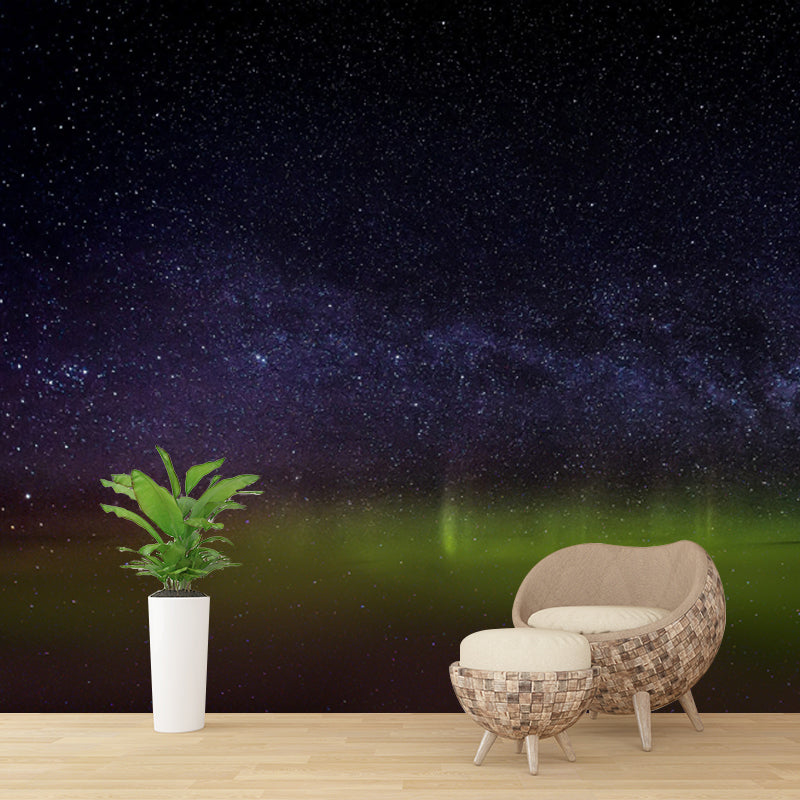 Galaxy Star Above Aurora Mural Modern Art Non-Woven Wall Covering in Black-Green