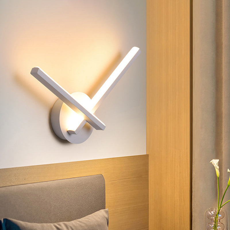 Idee per illuminazione a parete a croce acrilica Minimalismo Lampada di applique a LED in bianco/nero in luce calda/bianca per un letto