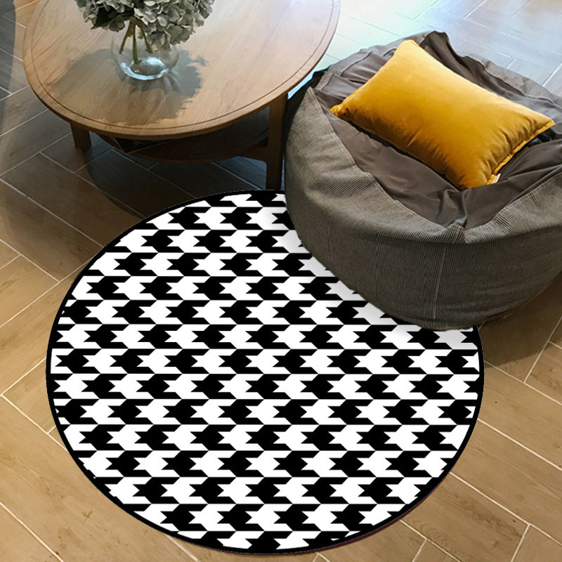 Stylish Houndstooth Pattern Rug Black and White Modern Rug Polyester Pet Friendly Washable Non-Slip Area Rug for Bedroom