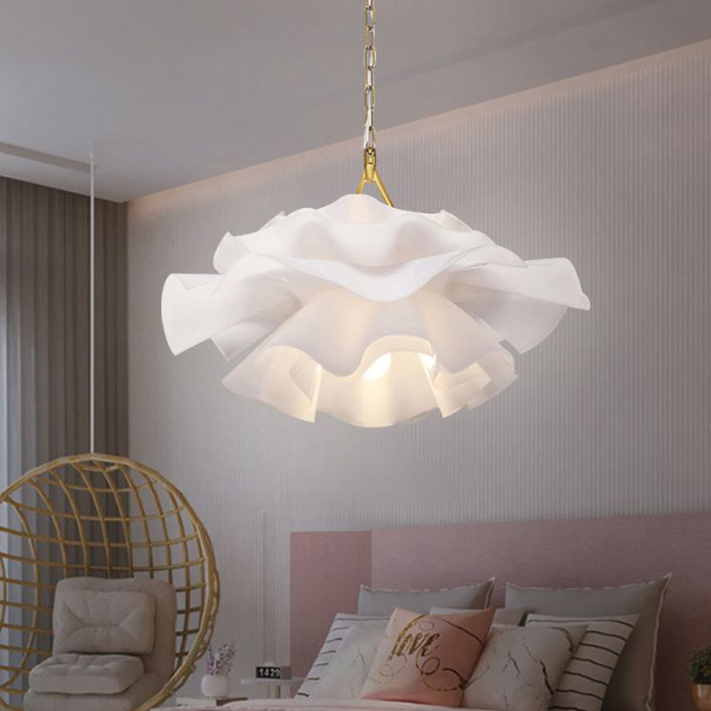Modern Stylish Flower Suspension Light Single Head Acrylic Pendant Light in White for Bedroom