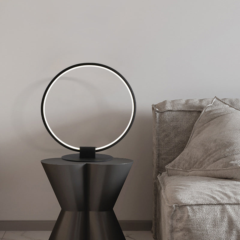 Ringmetall Tischlampe Modernismus führte schwarze Nachtbeleuchtung mit schlankem rundem Sockel in warmem/weißem Licht