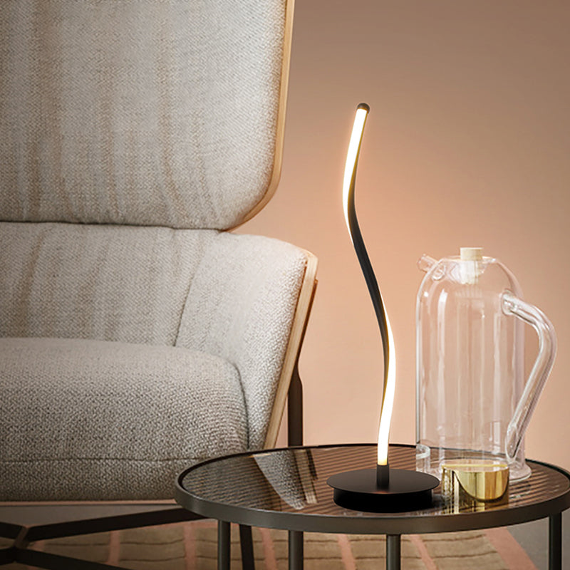 Éclairage de tâche LED noir / blanc en forme de ruban métallique avec piédestal rond