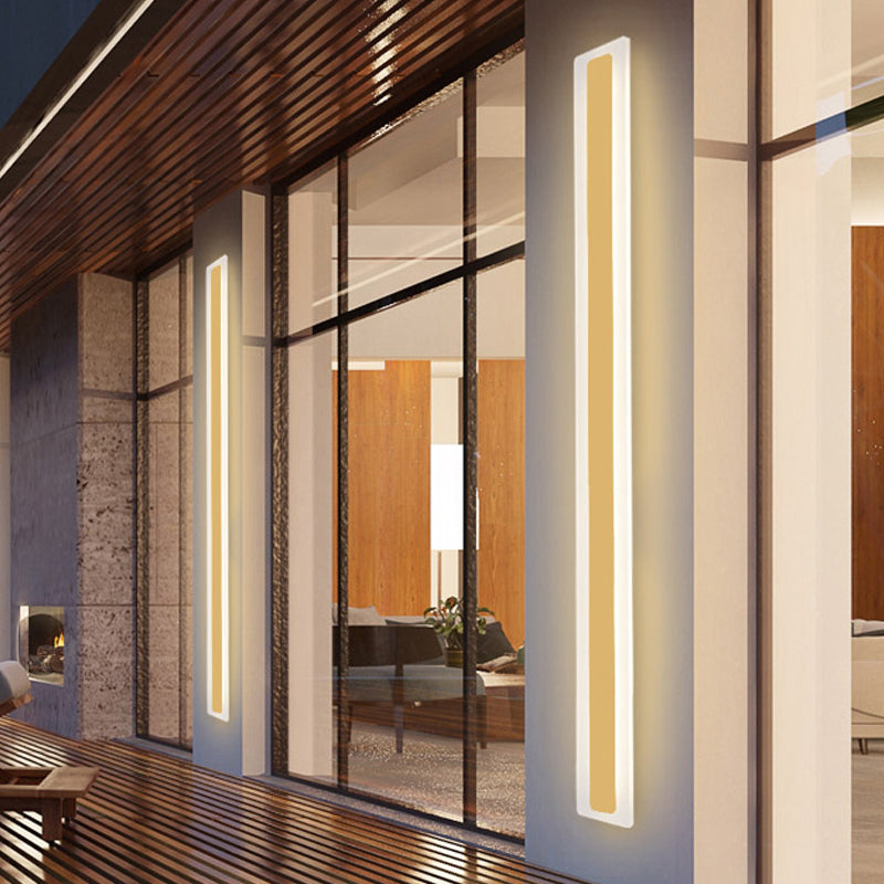 Zeitgenössische Streifenleuchte Leuchte Metallic LED Outdoor -Wandlampe in goldenem, warmem/weißem Licht