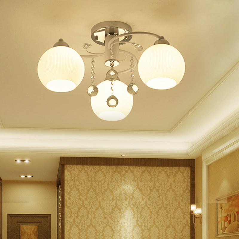 Montaje de altura de techo de la esfera blanca Lámpara de techo de vidrio soplado de 3/5 de cabeza tradicional con drapeado de cristal