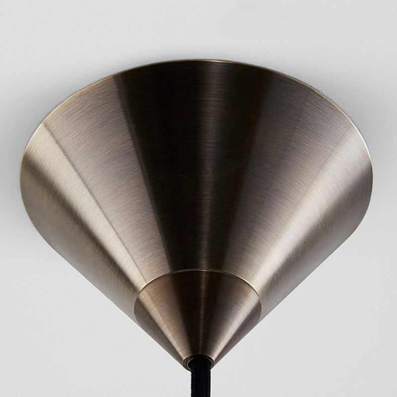 Candelera de universo metálico con sala de estar de sombra de orbes 8 luces Luz colgante moderna en latón envejecido