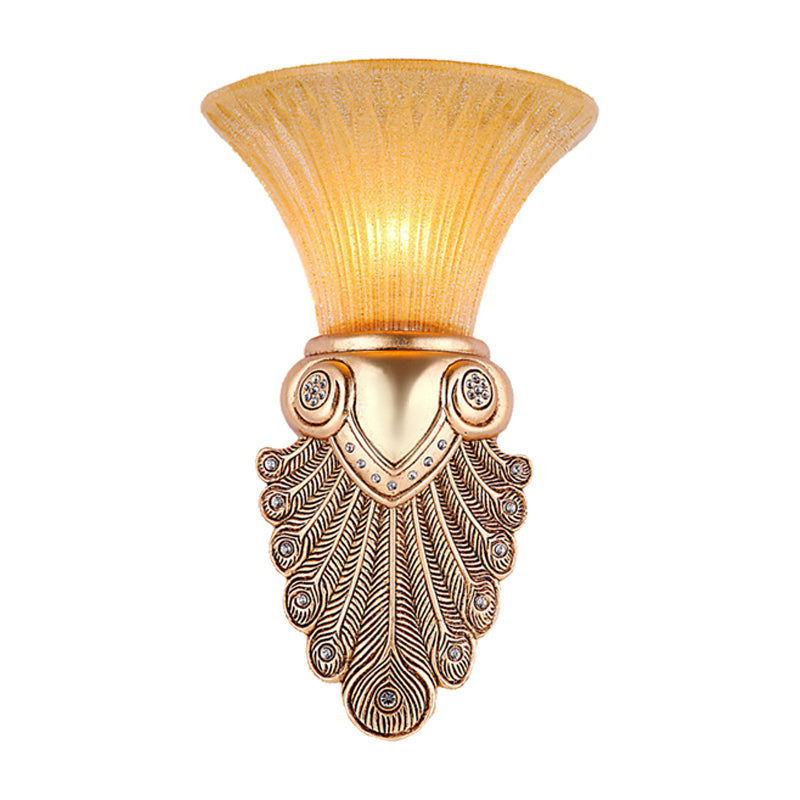 Umgekehrtes Glockenschlafzimmer Wandleuchte Lagelhaus Opal Fleuchtetglas 1-Köpfen goldene Wandleuchte mit Pfauenfeder, 10 "/13" breit