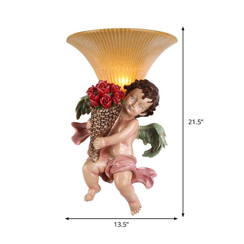 1 tête d'écran de tête garçon traditionnel tenant un éclairage mural mural en résine rose avec une nuance en verre cannelé effilée en jaune