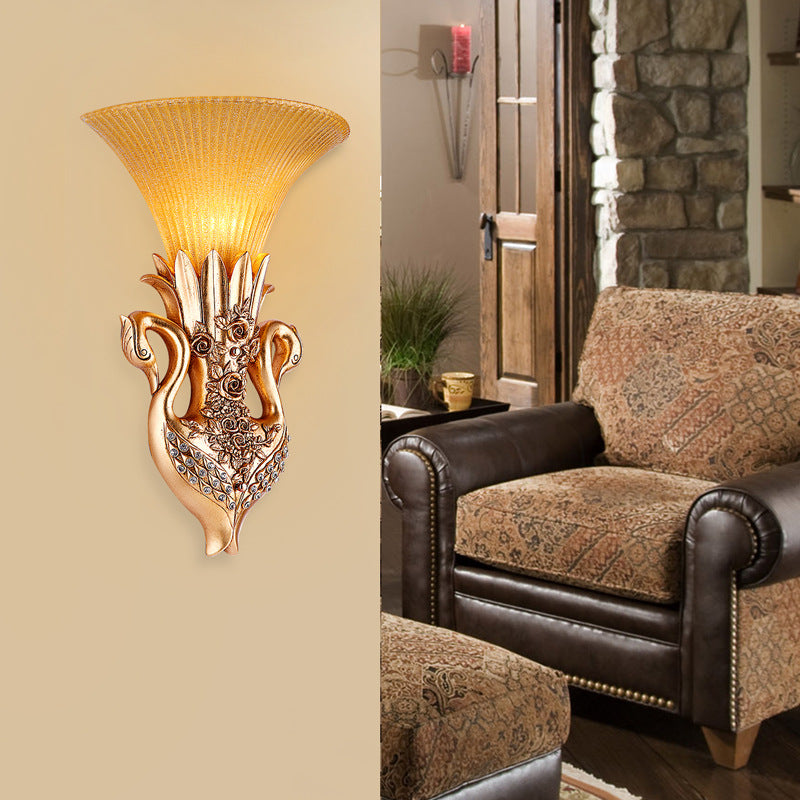 Dual Swan Sent Sent Sent Senting Lamp Lamphouse Resin Resin Single Gold Gold Lighting Idea con sombra de vidrio estriado