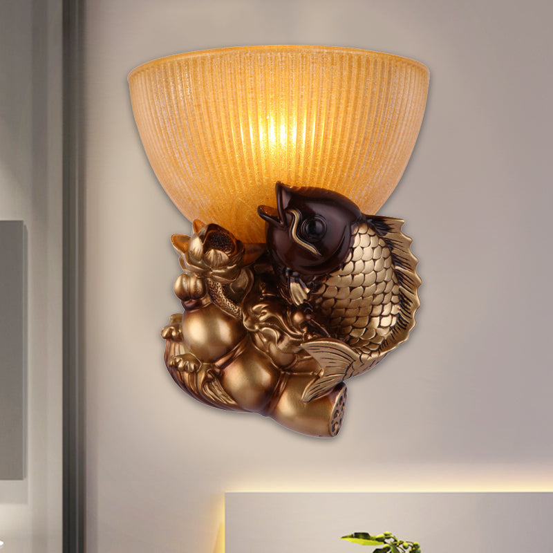 Tazón lámpara de pared de la cama estilo rústico vidrio ámbar 1 cabeza de oro Idea de iluminación de pared con pescado y decoración de loto