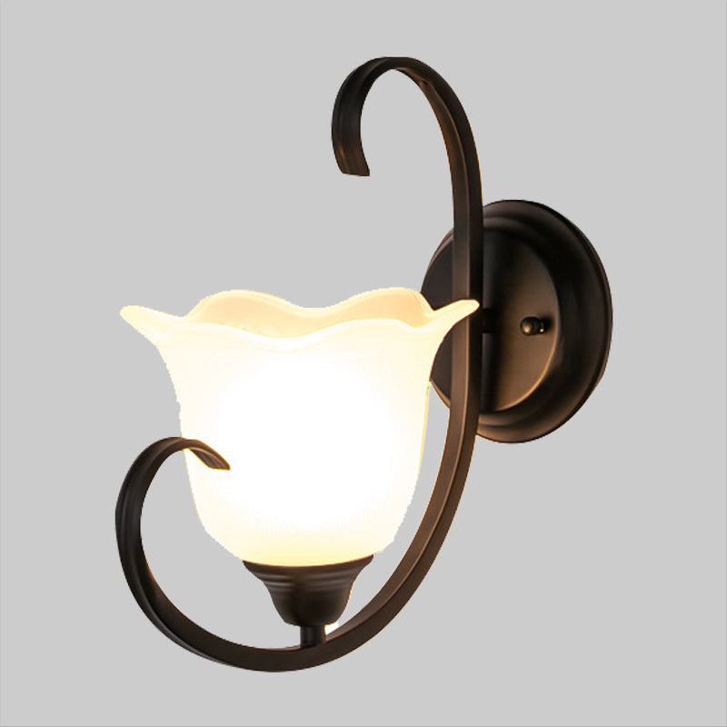 Salón de dibujo floral pared apliques country vidrio lechoso simple idea de iluminación de pared negra con brazo de desplazamiento